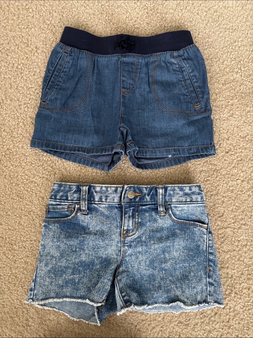 Bundle of 6 Girls Denim Jean Shorts - Size 6 - H&M, Children’s Place, Old Navy - Picture 8 of 10